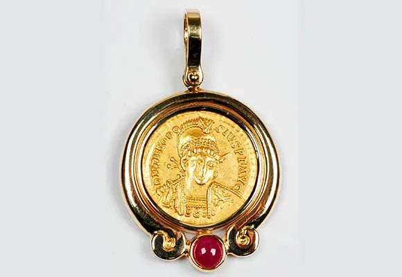 31. CF532 18kt Pendant With Ancient Roman Gold Coin