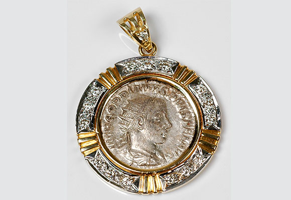 32. CF399 14kt Gold Diamond Pendant With Ancient Roman Coin